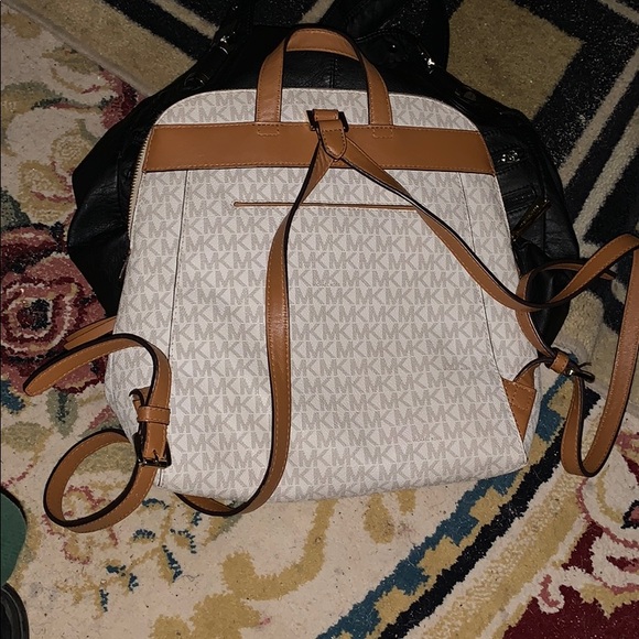 Michael kors bun bag brand new - Picture 4 of 6